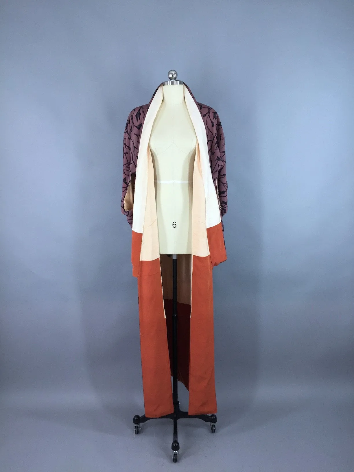1950s Vintage Silk Kimono Robe / Mauve Purple Floral Ivy
