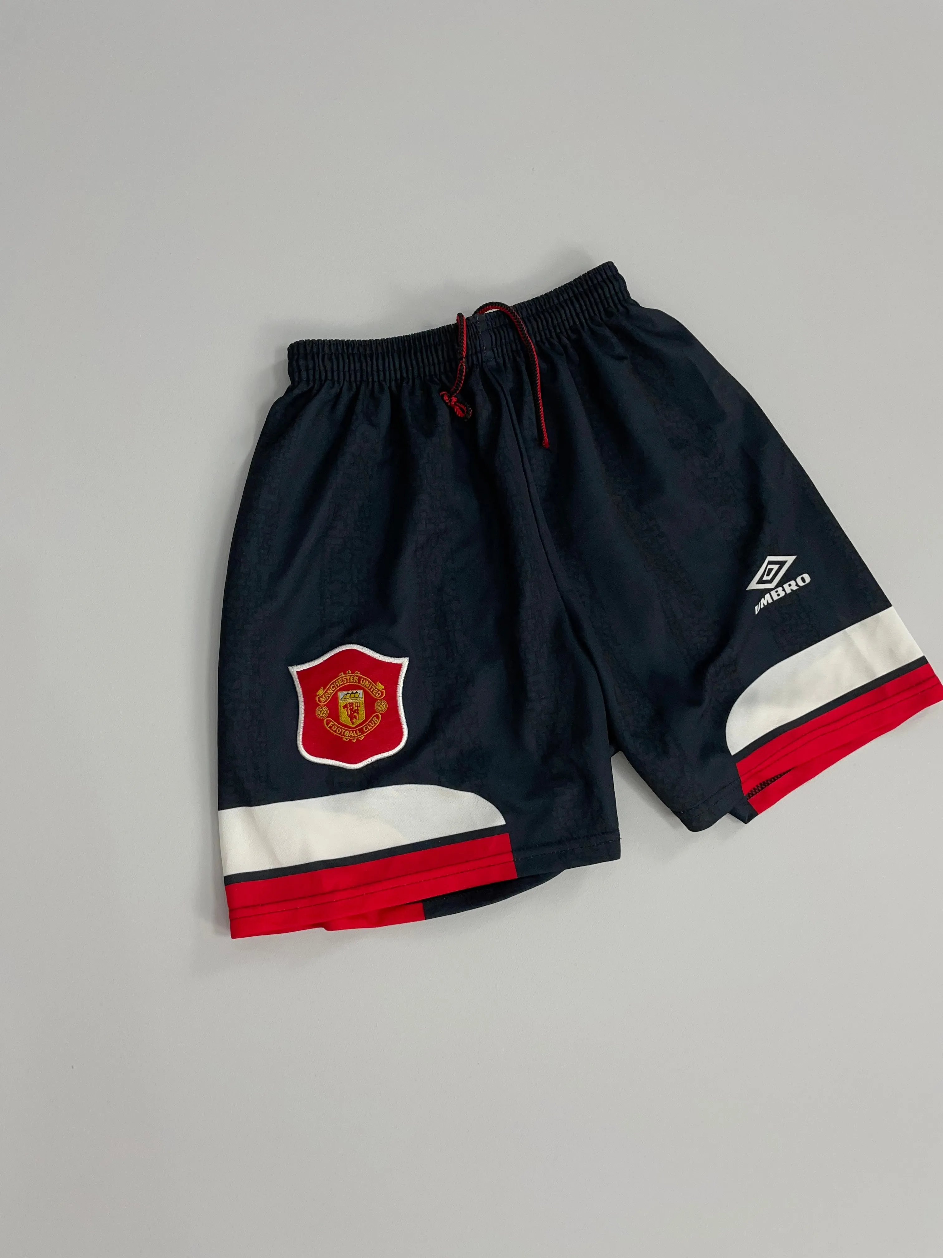 1994/96 MANCHESTER UNITED AWAY SHORTS (L.KIDS) UMBRO