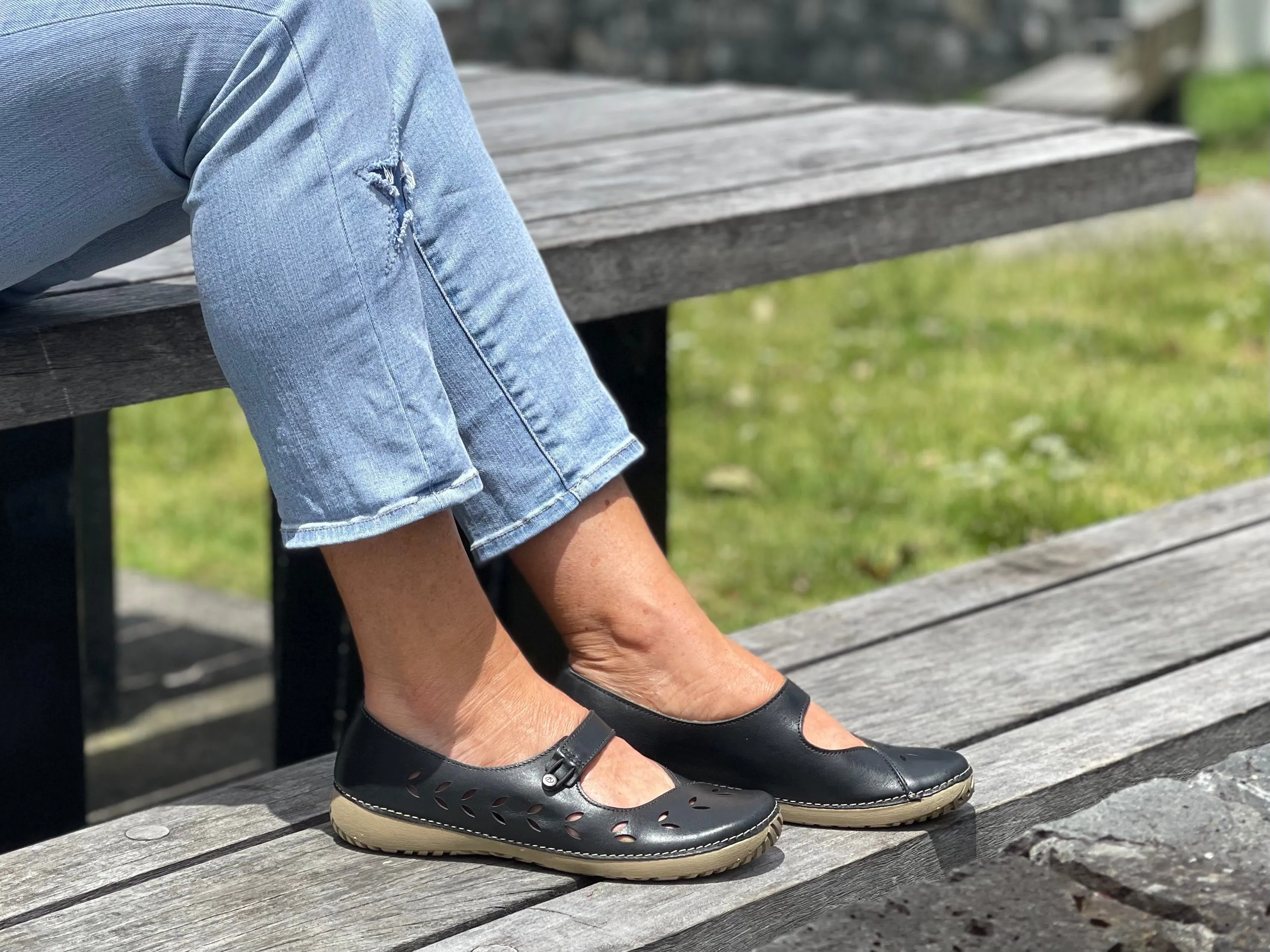 Andacco Eileen available in 2 colours