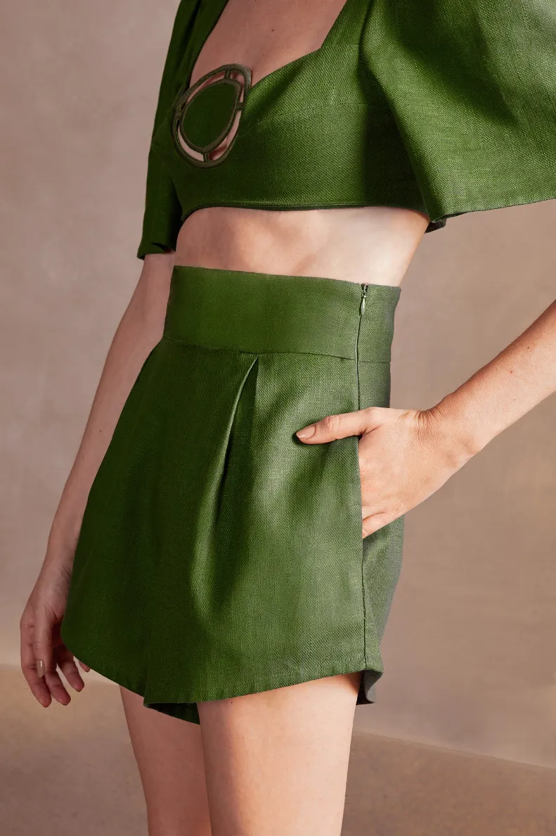 Grand Pois Pleated Shorts